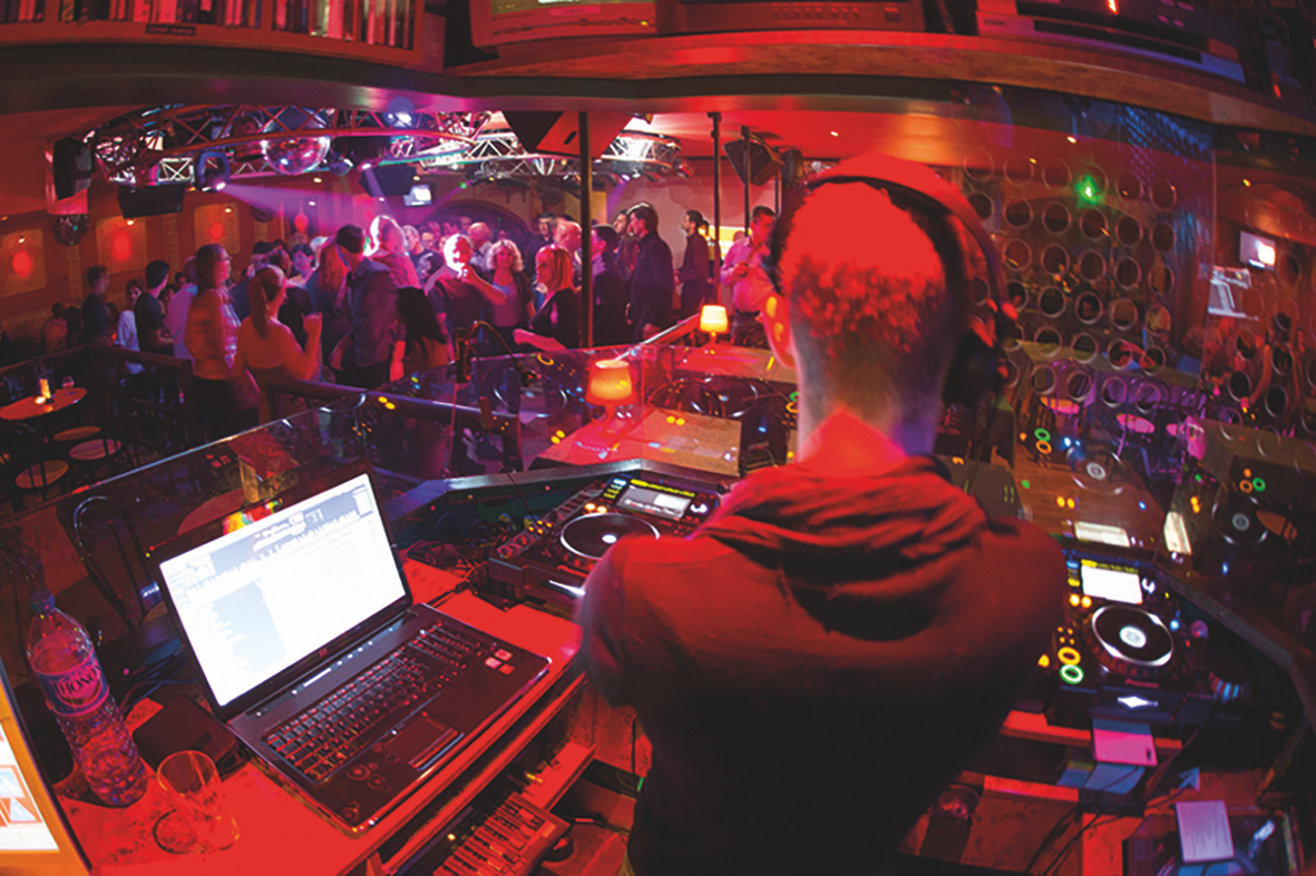 Dj le petit savoyard Bar boite Fillinge - Le Petit Savoyard